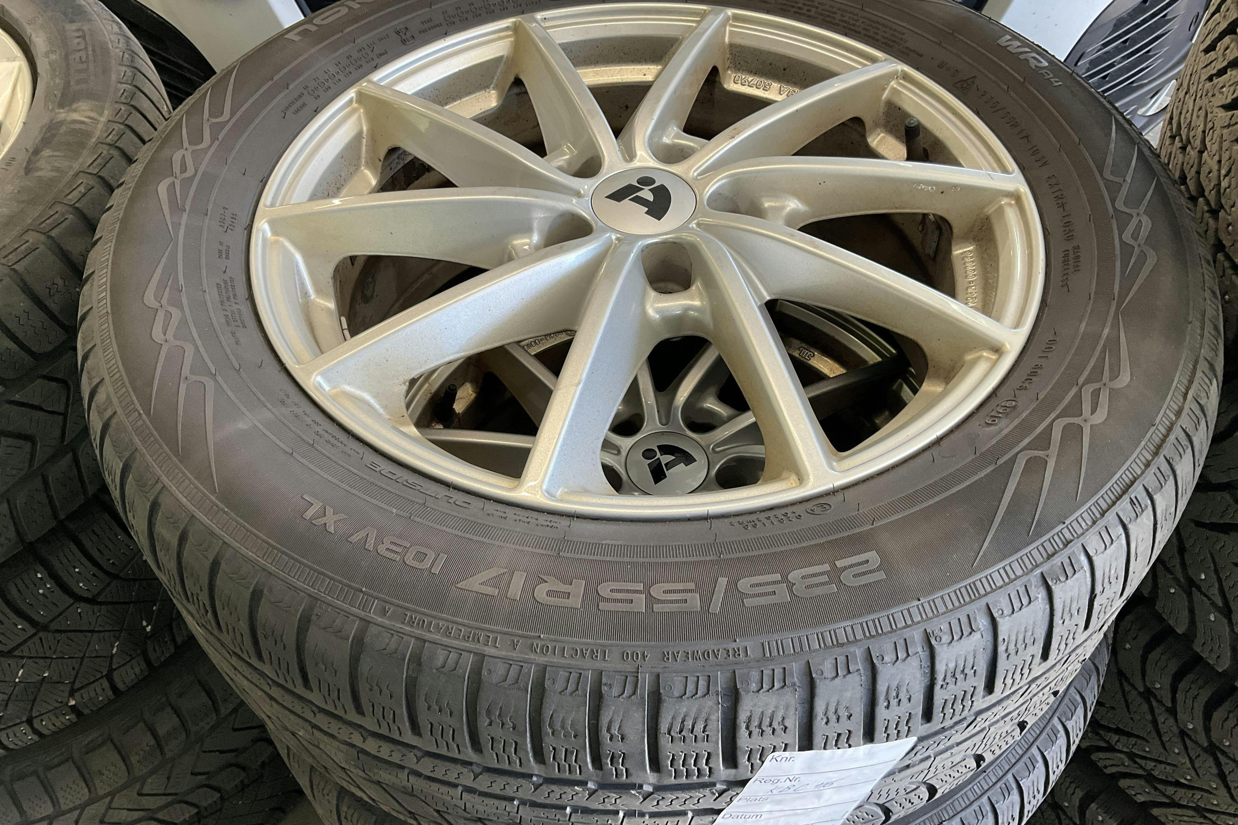 Vehicle Image 13