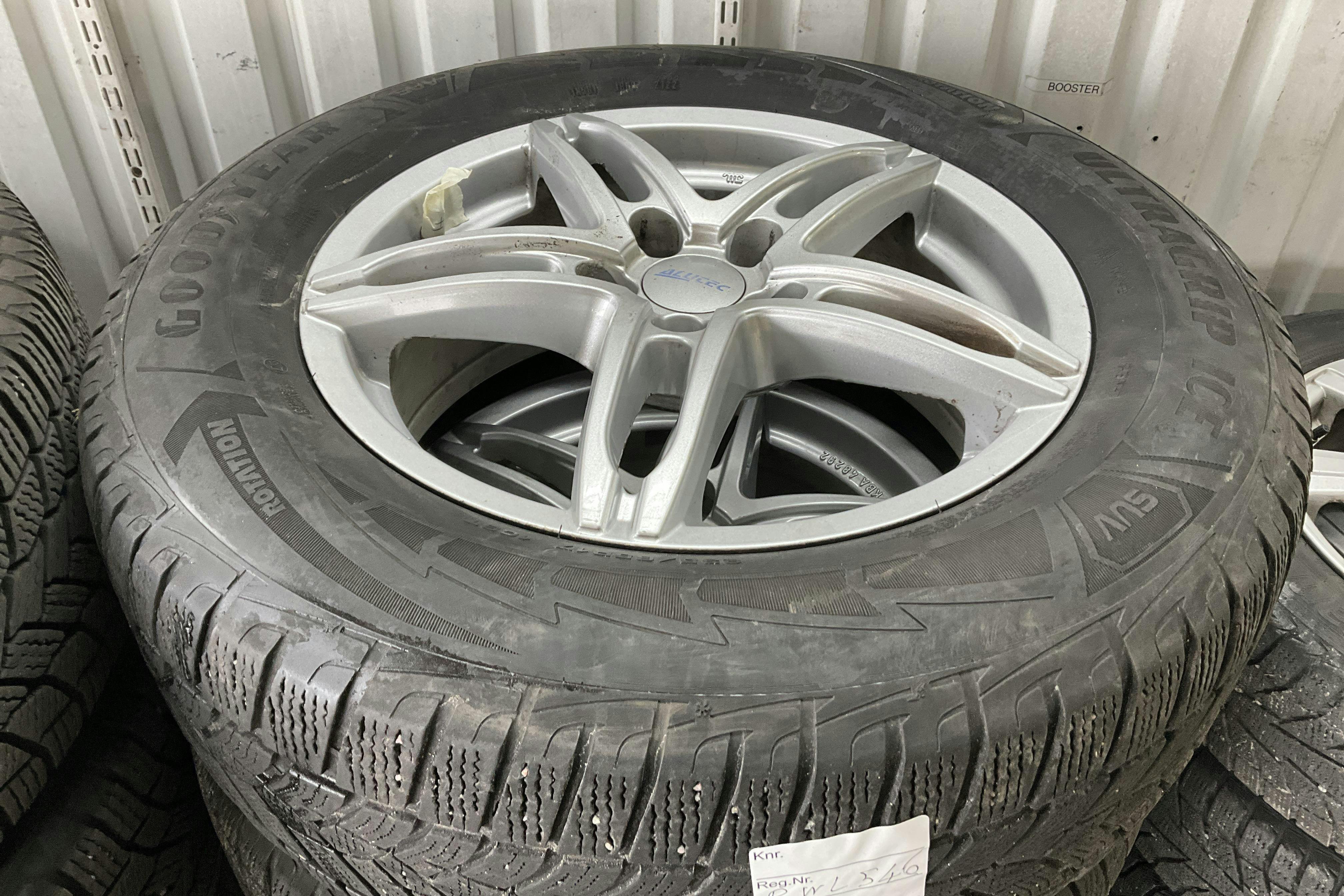 Vehicle Image 15