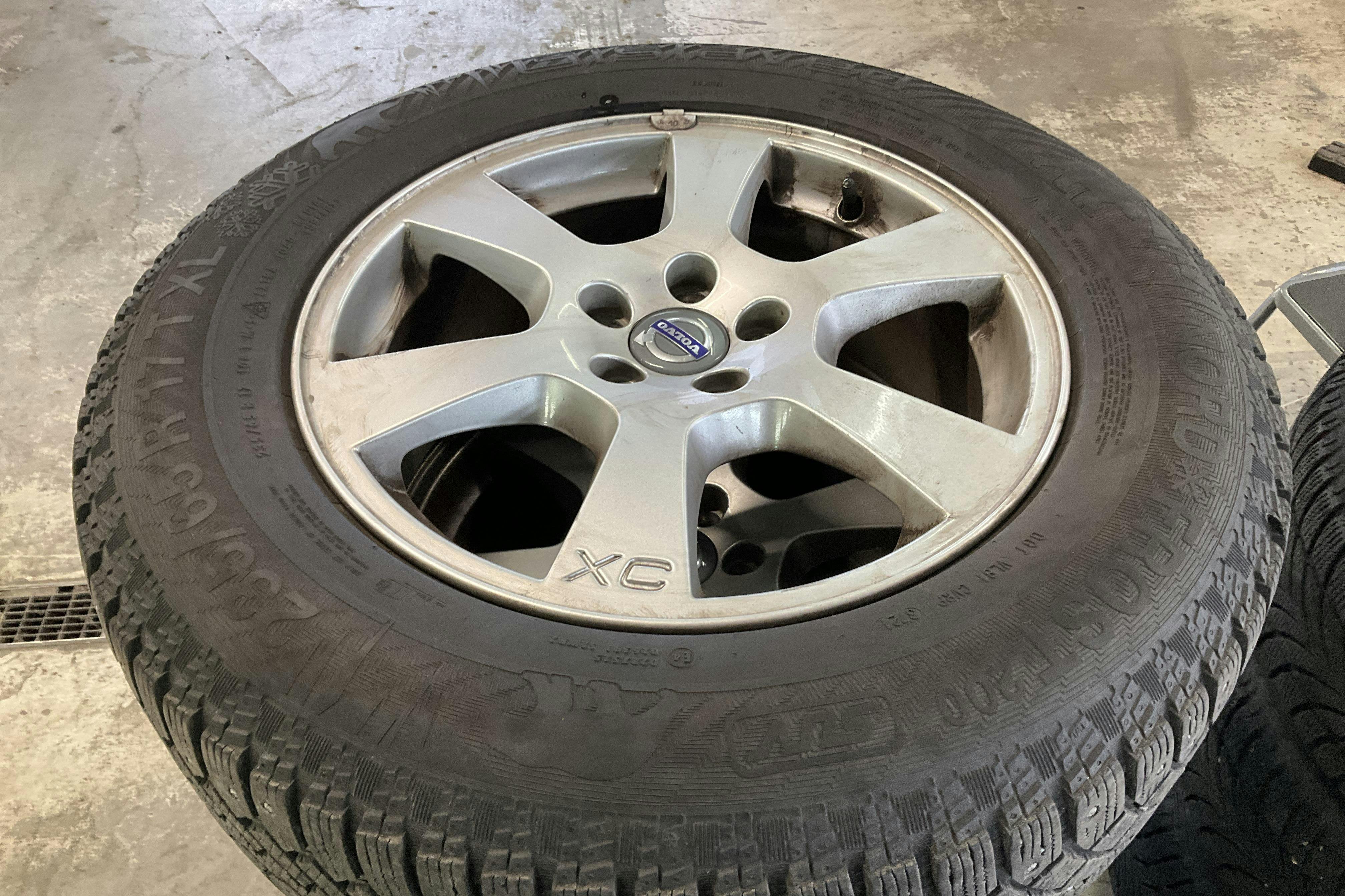 Vehicle Image 16