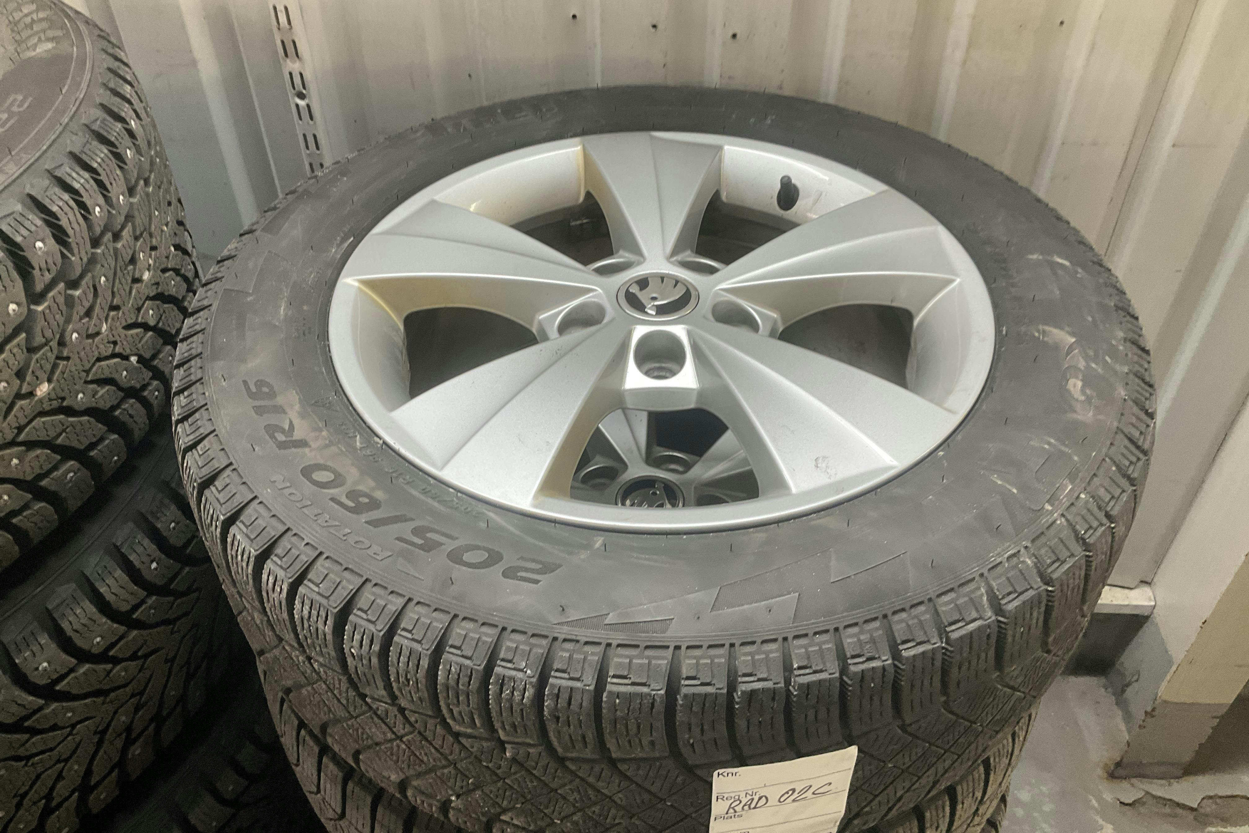 Vehicle Image 13