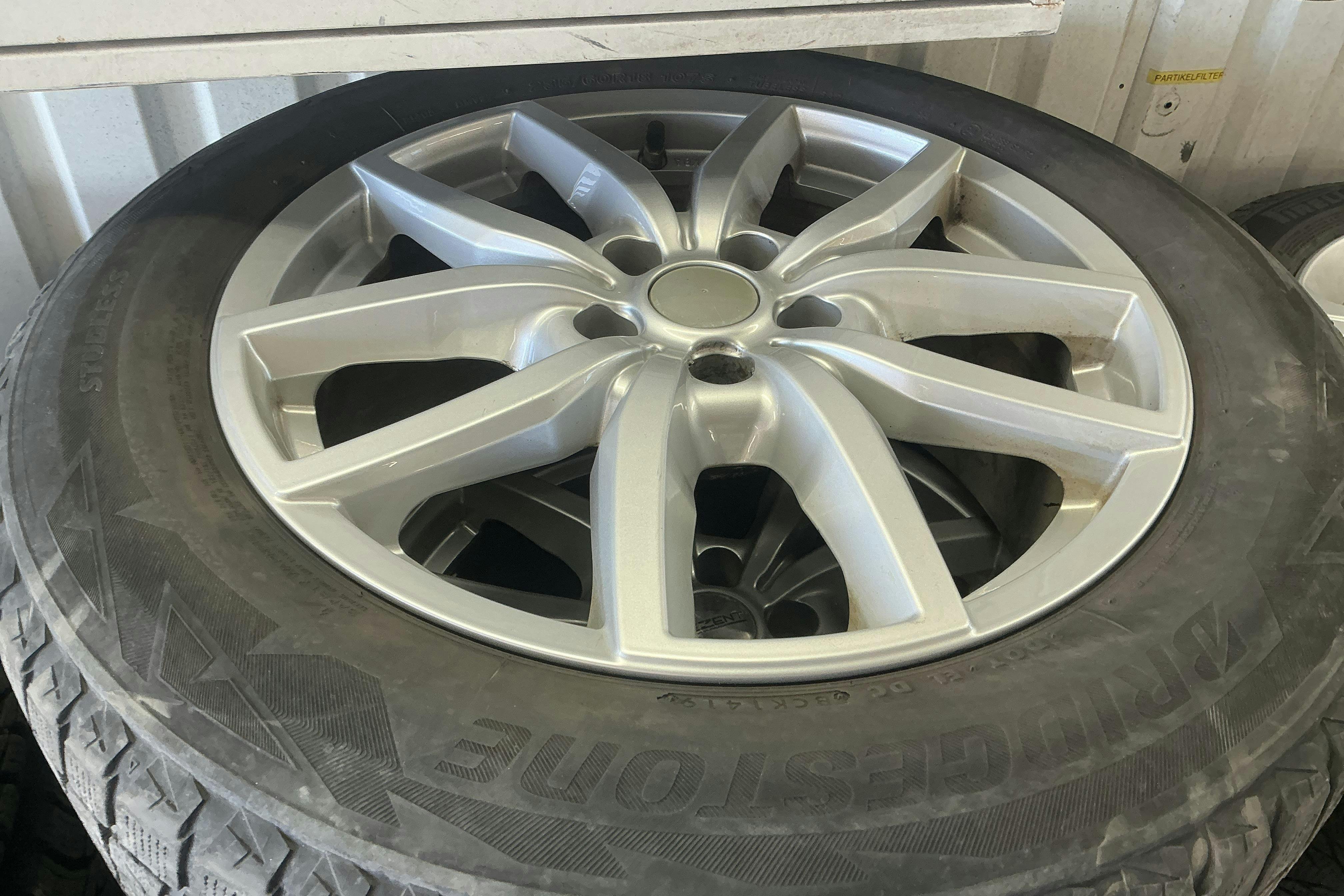 Vehicle Image 18