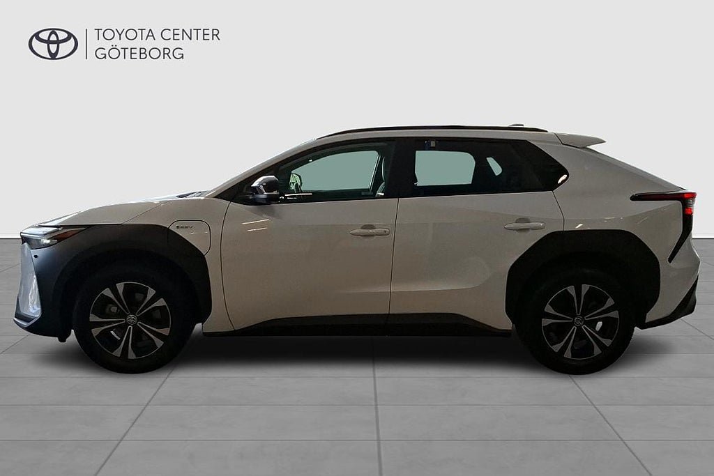 Vehicle Image 4