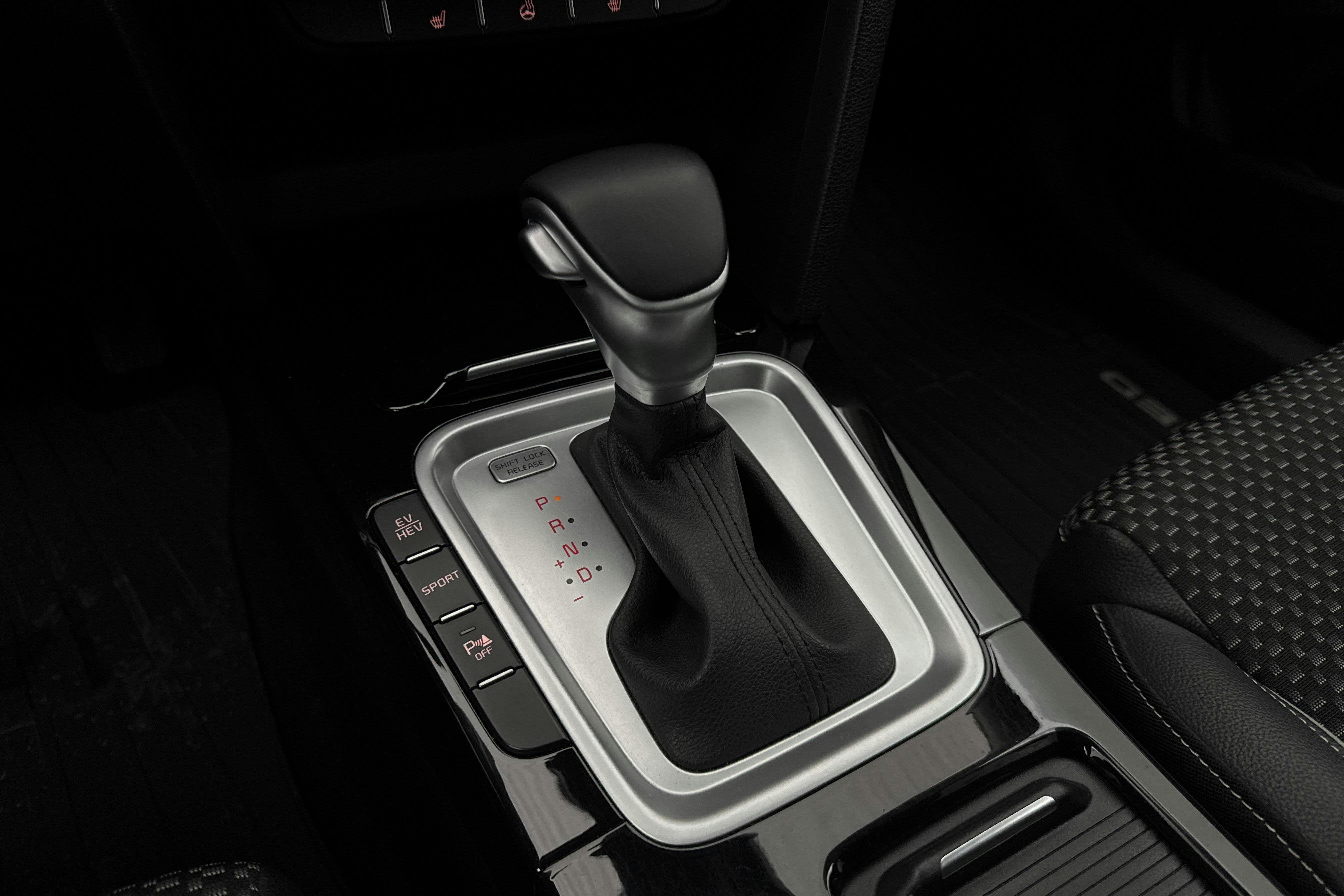 Vehicle Image 17