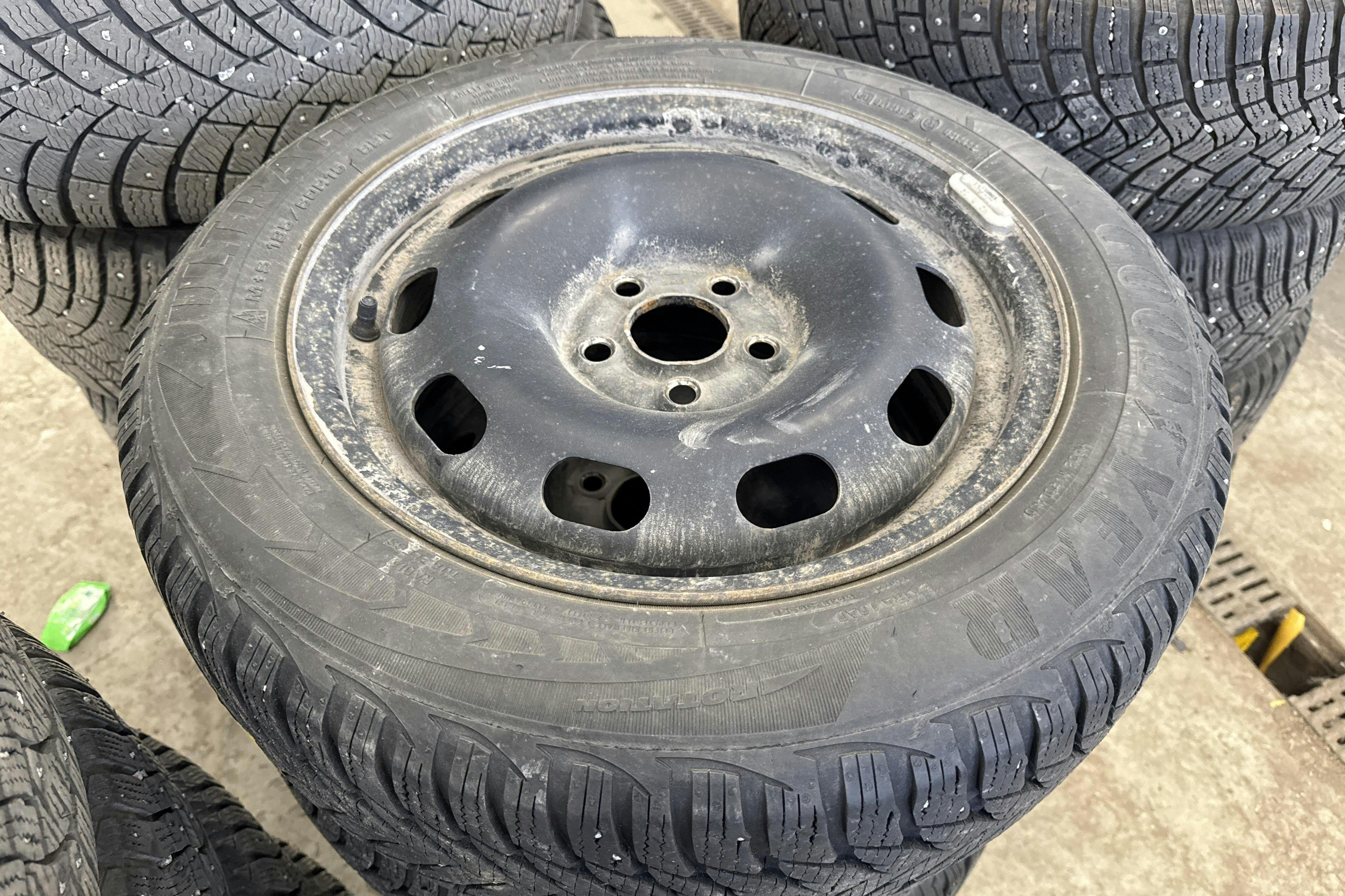 Vehicle Image 15
