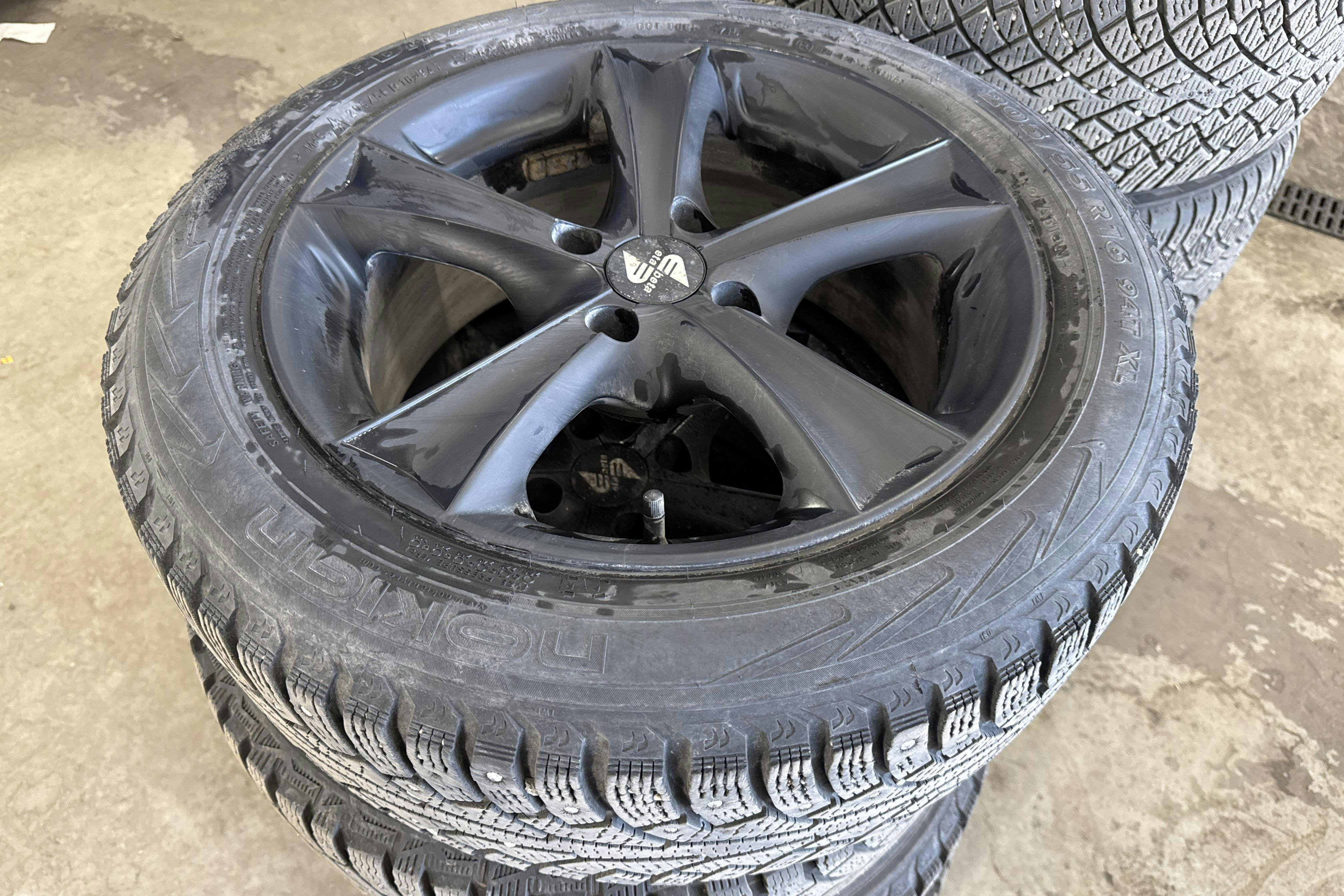 Vehicle Image 14