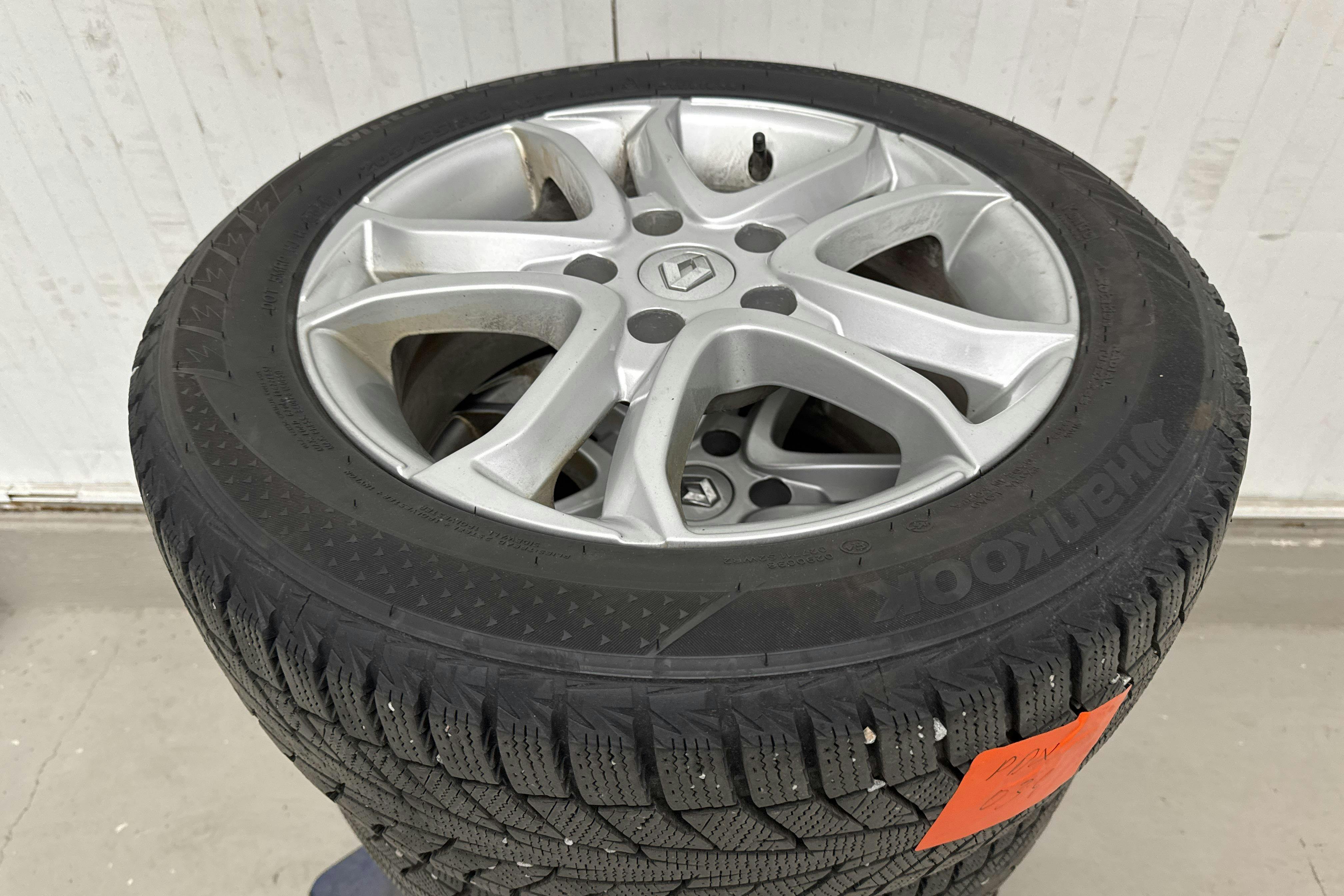 Vehicle Image 21