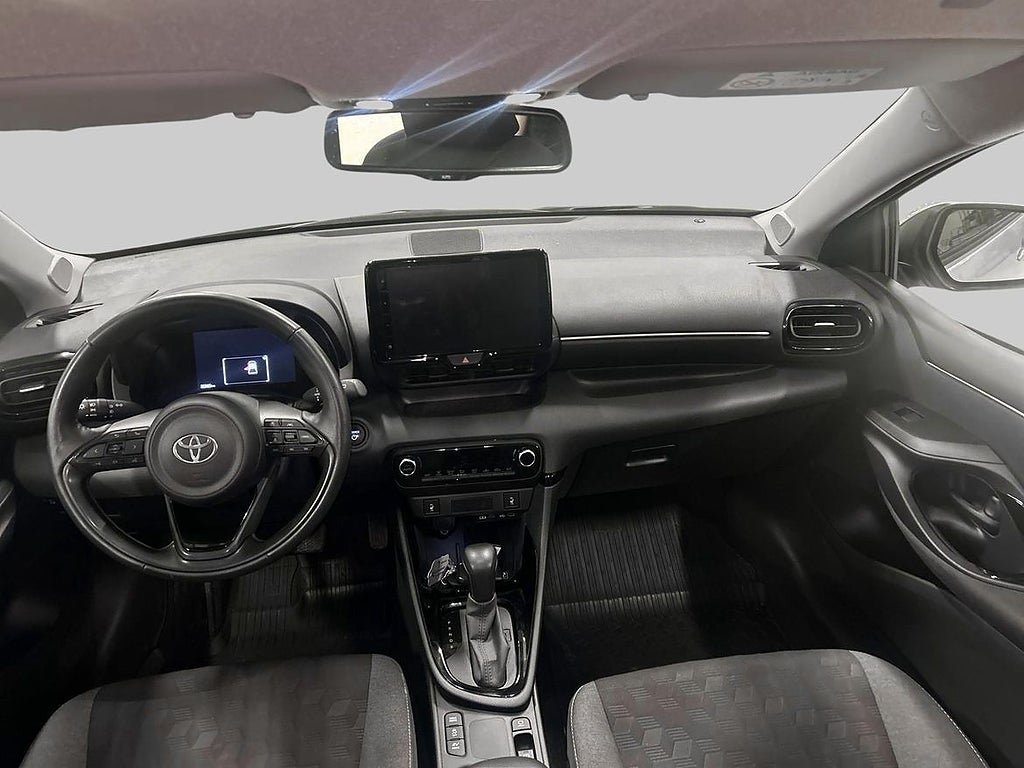 Vehicle Image 12