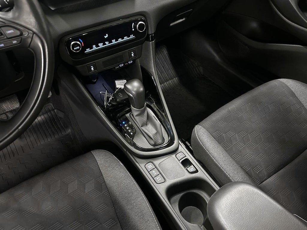 Vehicle Image 18