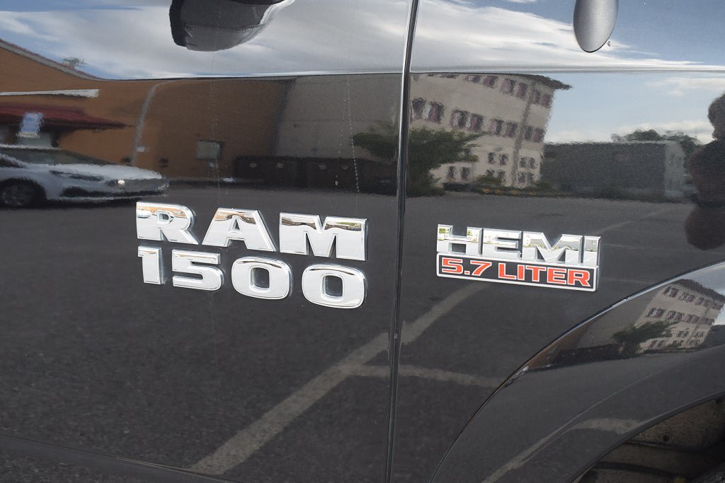 Vehicle Image 25