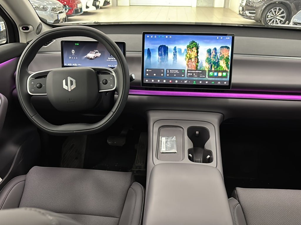 Vehicle Image 7