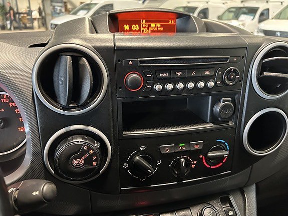 Vehicle Image 24