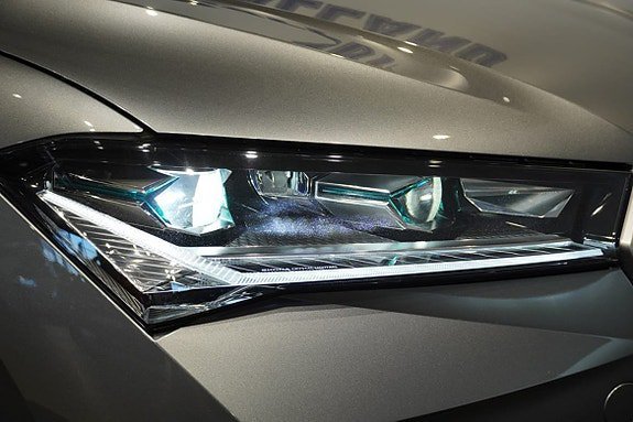 Vehicle Image 9