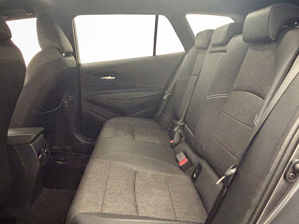 Vehicle Image 12