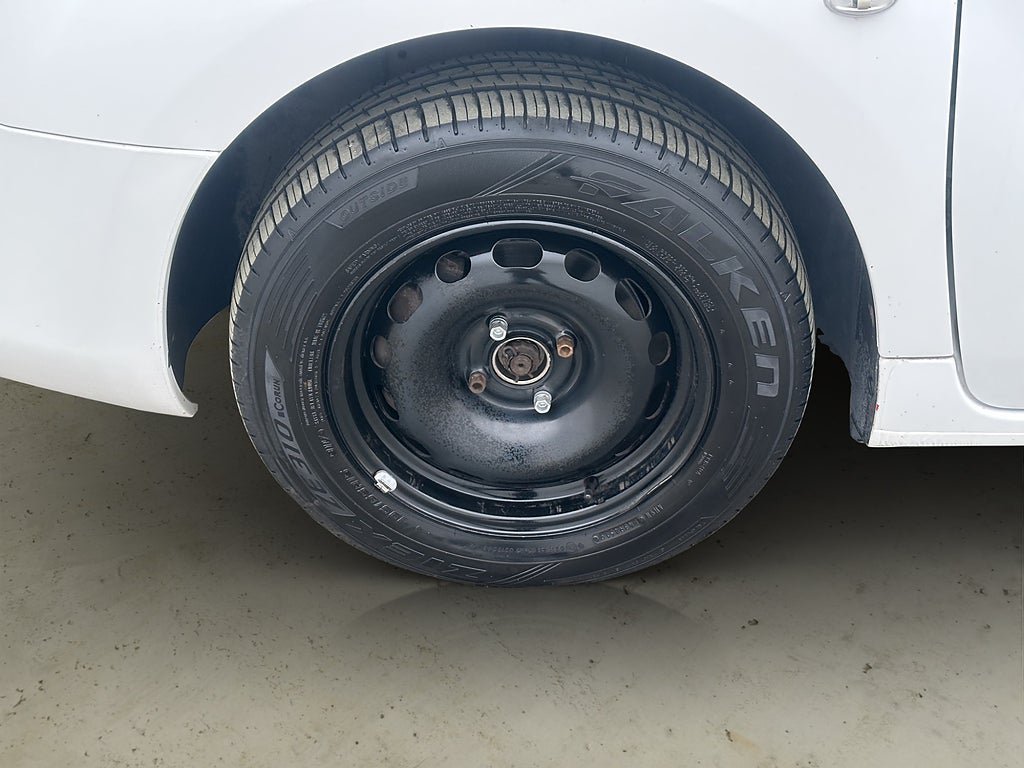 Vehicle Image 24