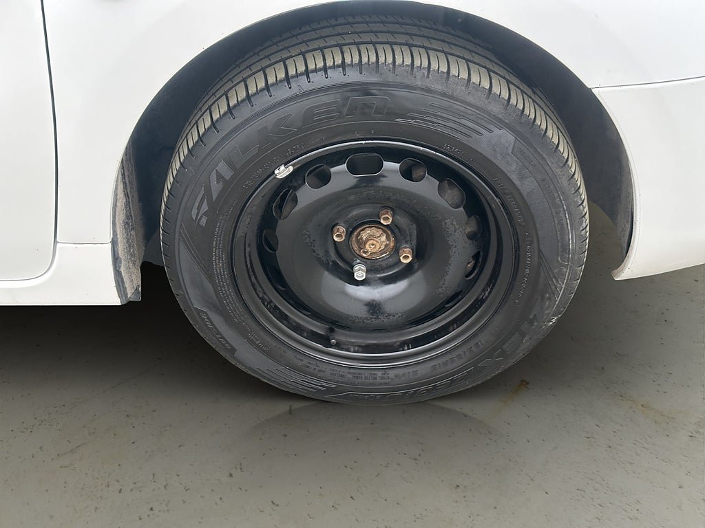 Vehicle Image 27