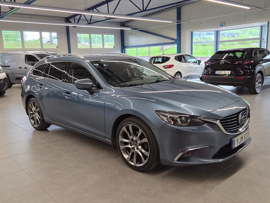 Vehicle Image 6