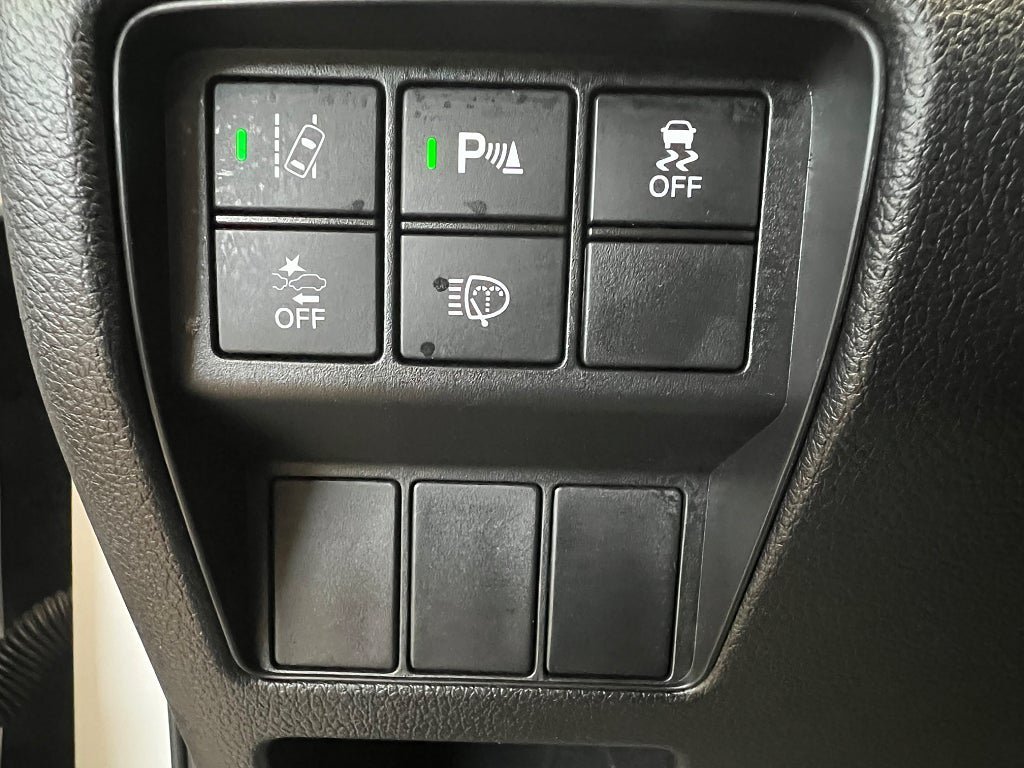 Vehicle Image 16