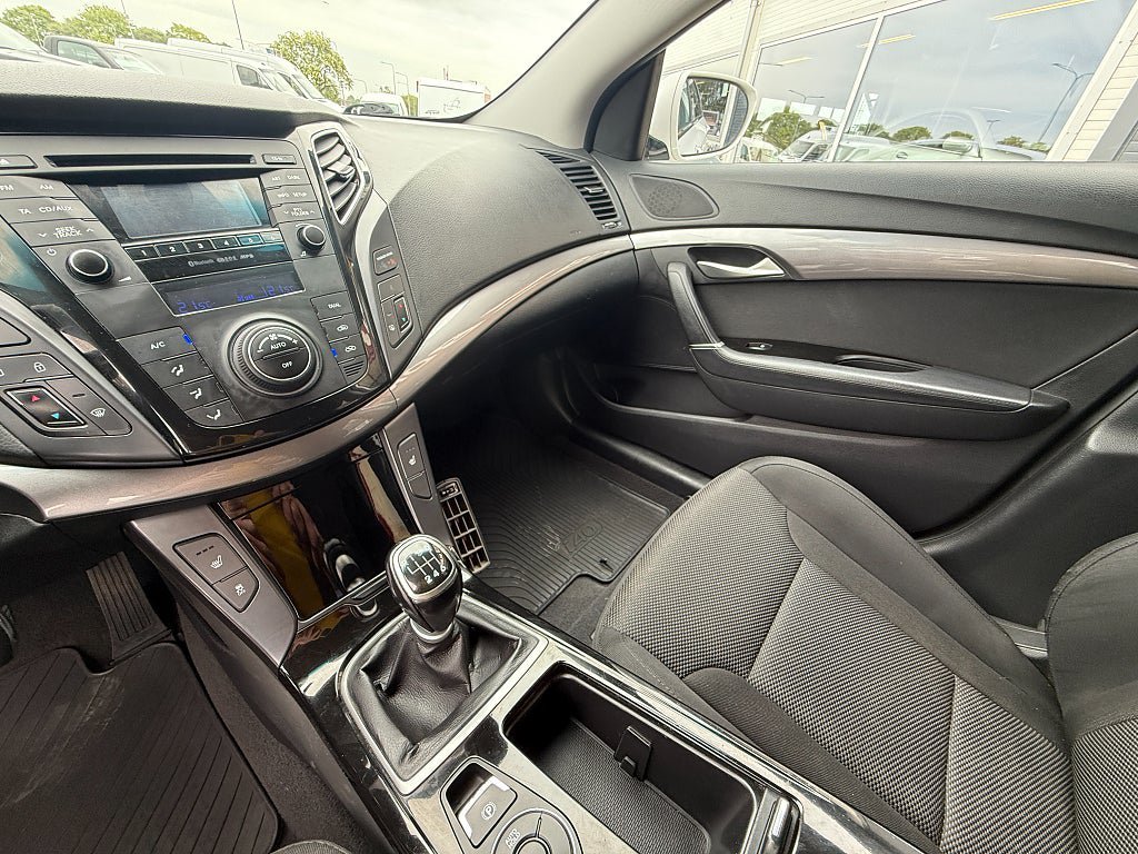 Vehicle Image 15