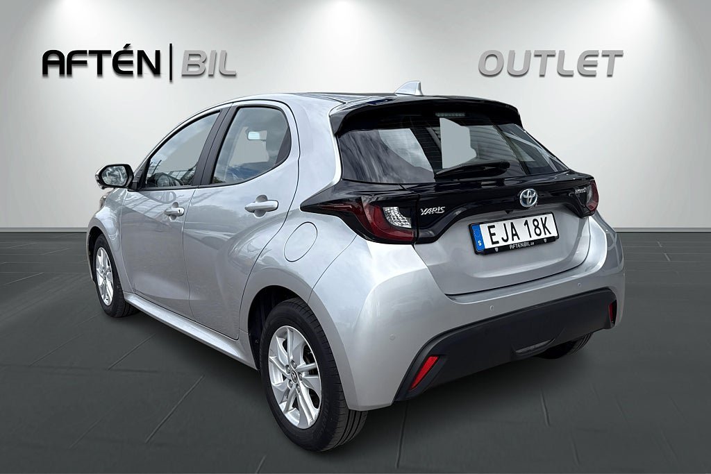 Vehicle Image 9