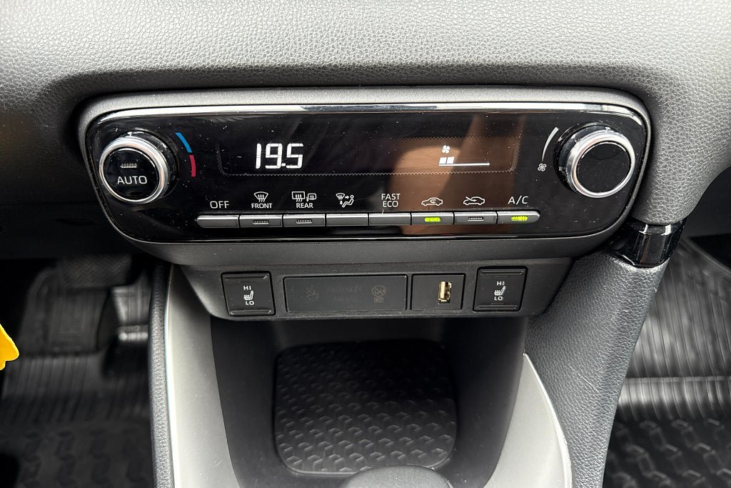 Vehicle Image 24