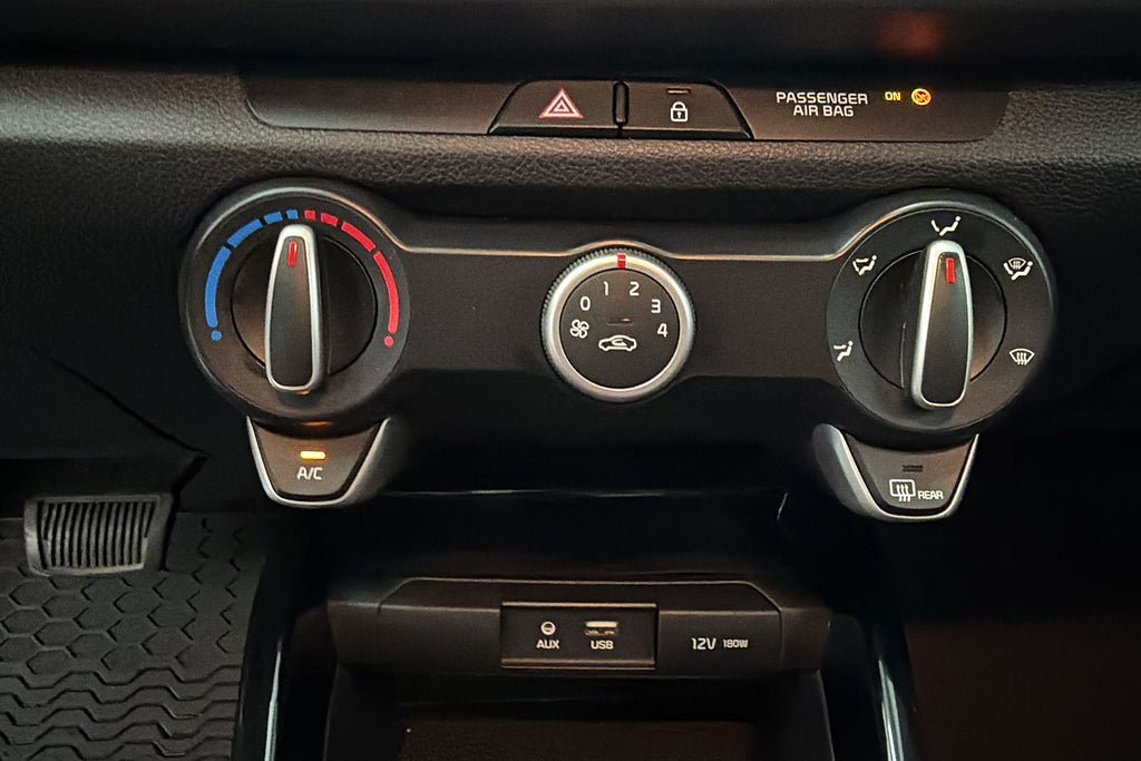 Vehicle Image 21