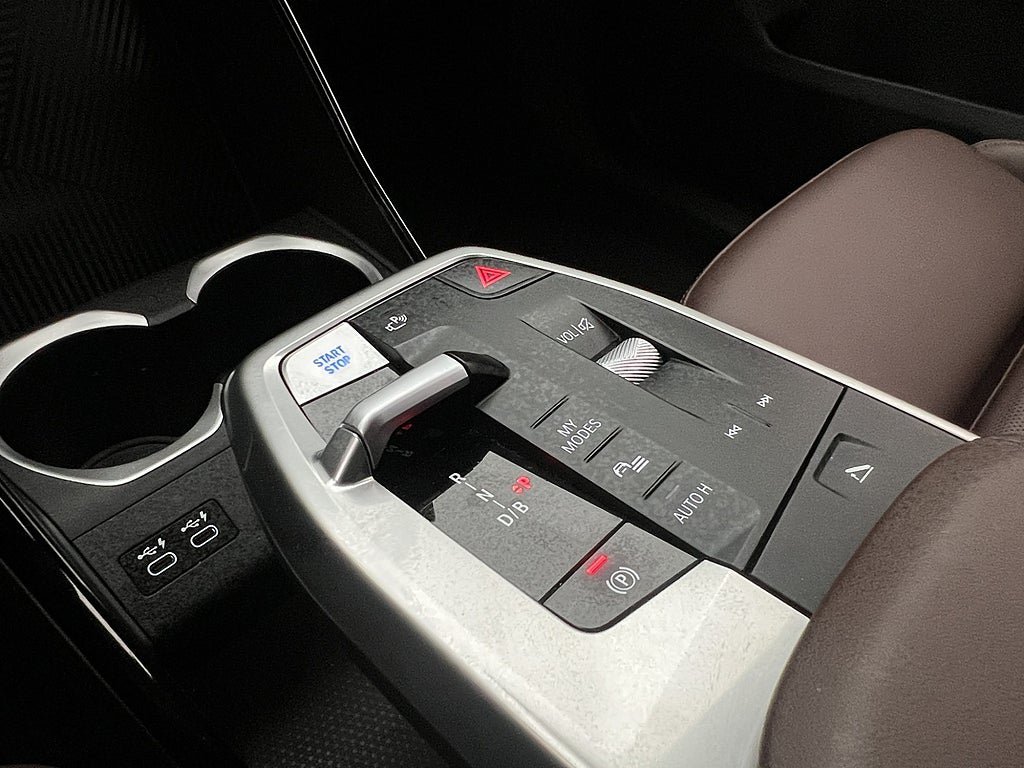 Vehicle Image 27