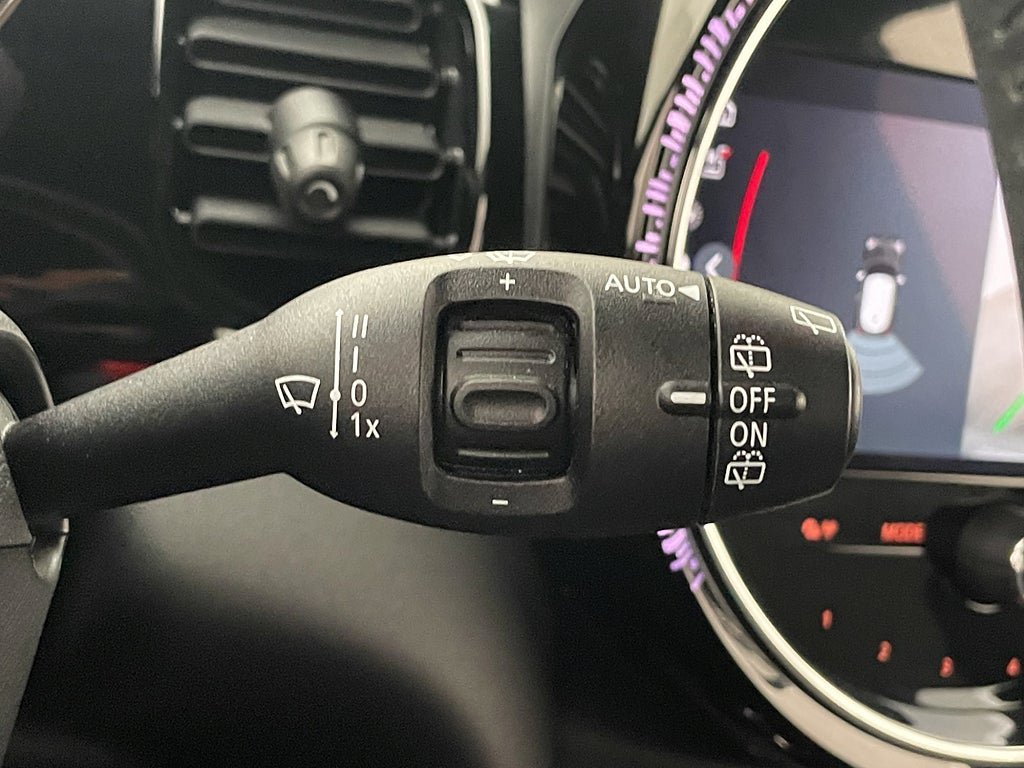 Vehicle Image 26