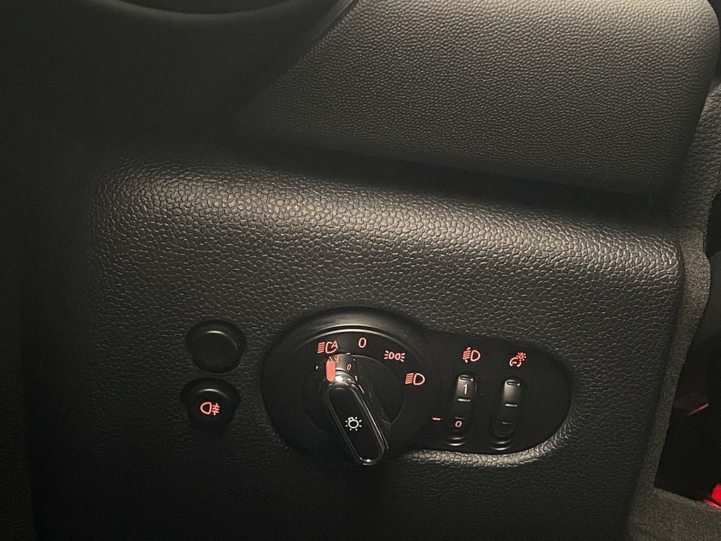 Vehicle Image 28