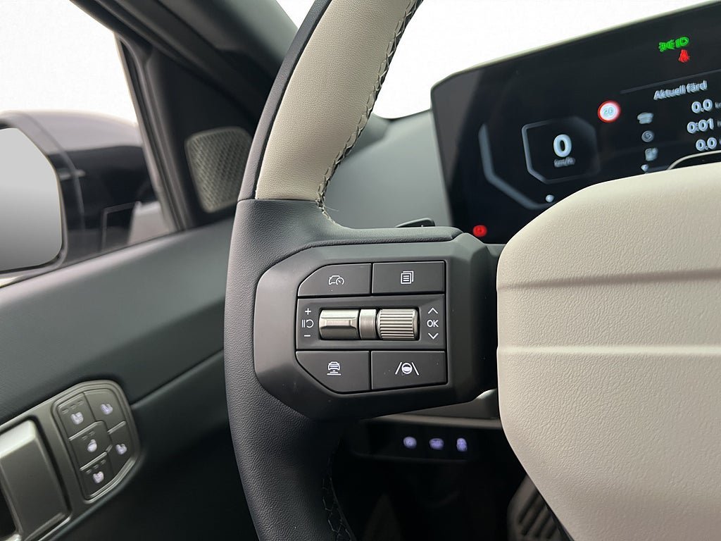 Vehicle Image 29