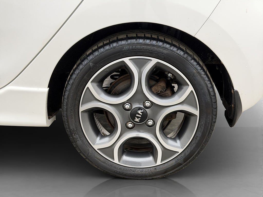Vehicle Image 25