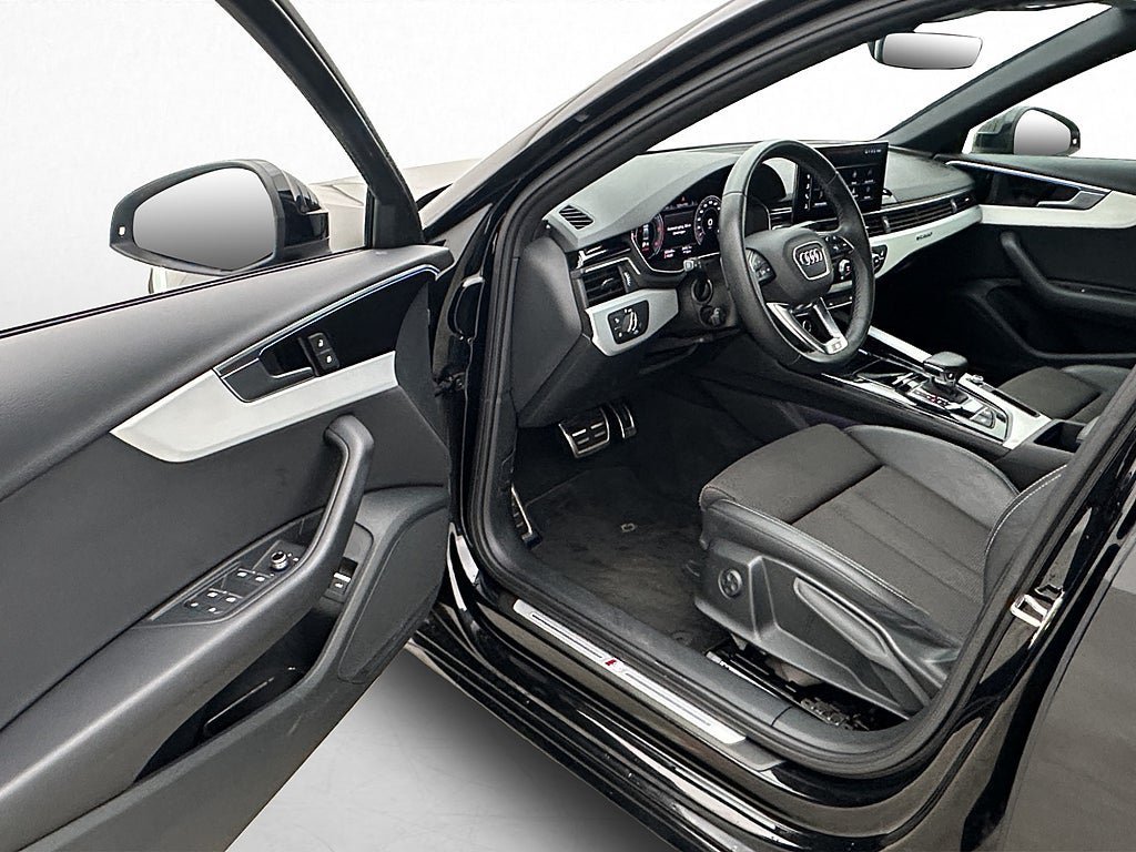 Vehicle Image 9