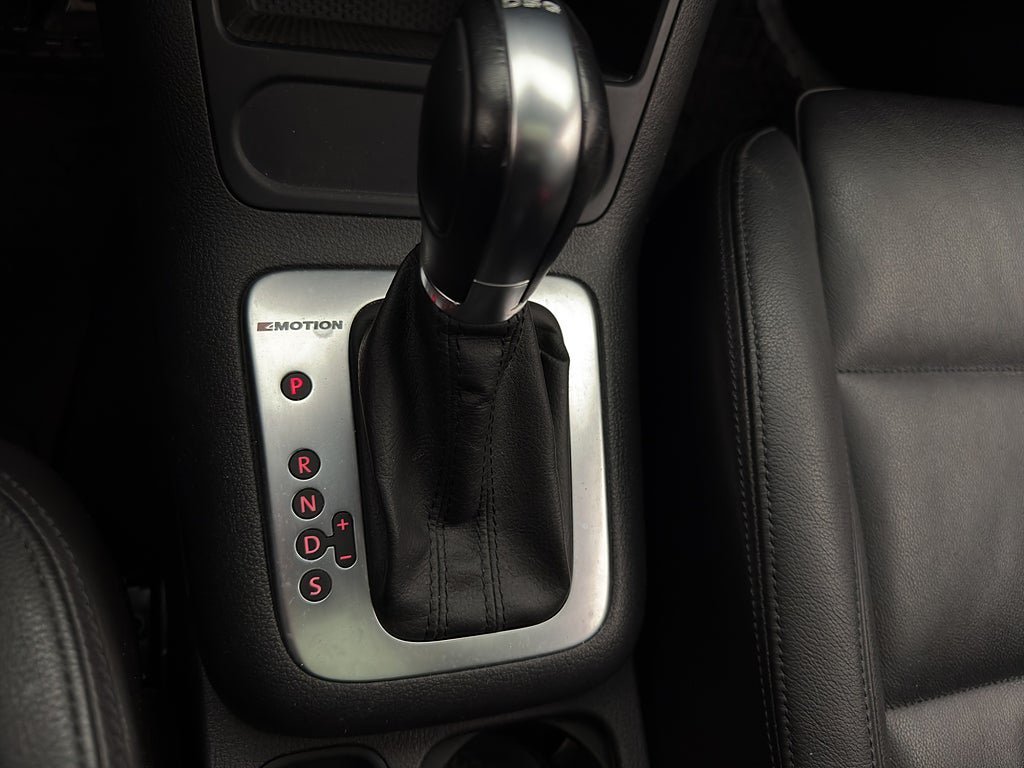 Vehicle Image 24