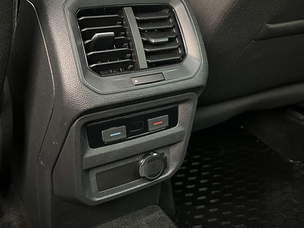 Vehicle Image 29