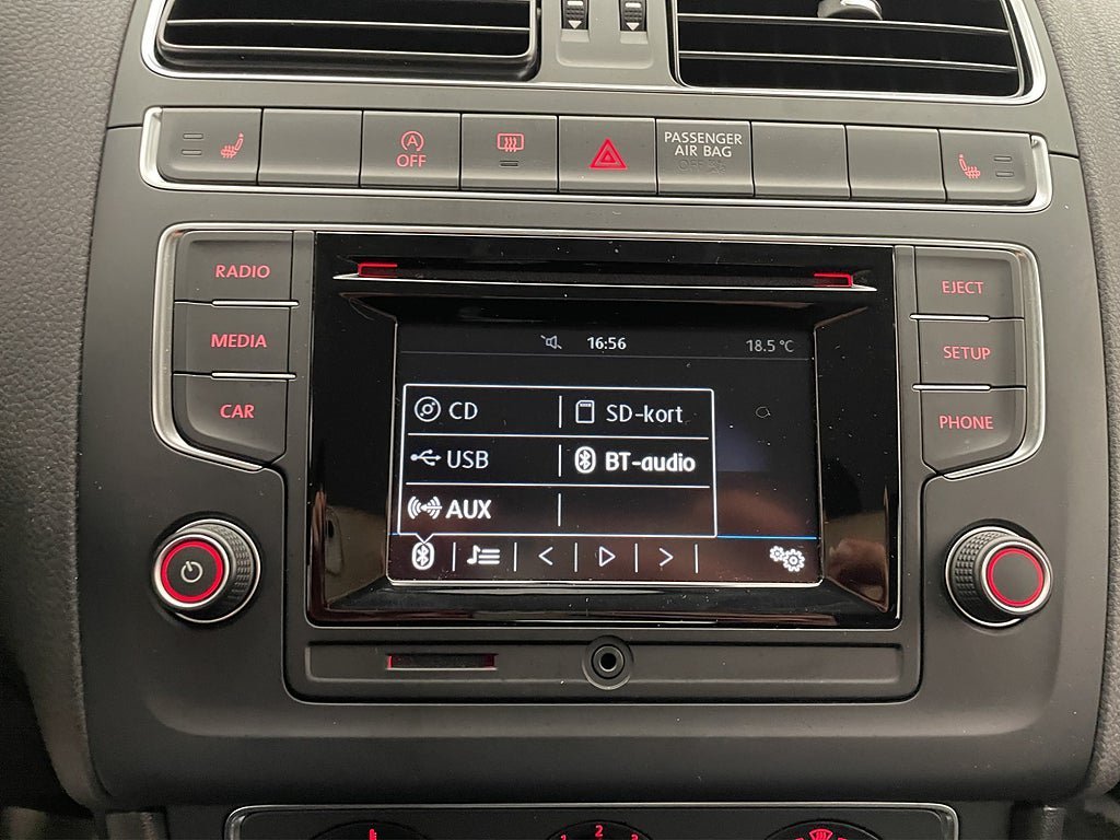 Vehicle Image 16