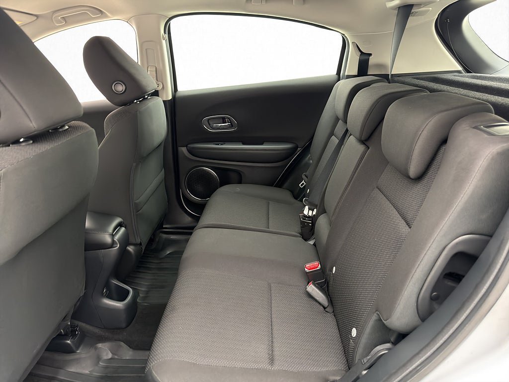 Vehicle Image 18
