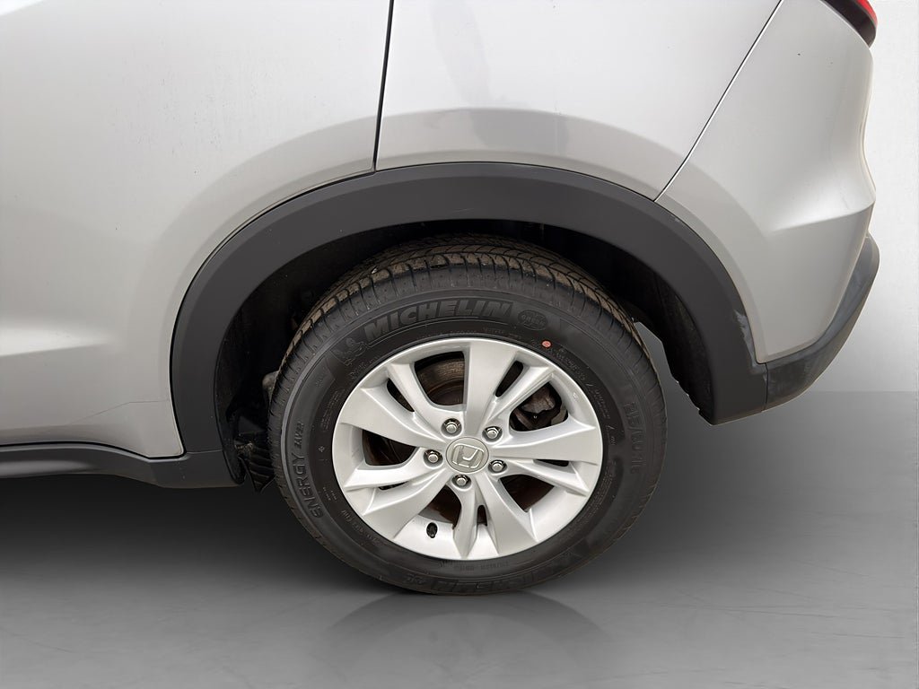 Vehicle Image 21