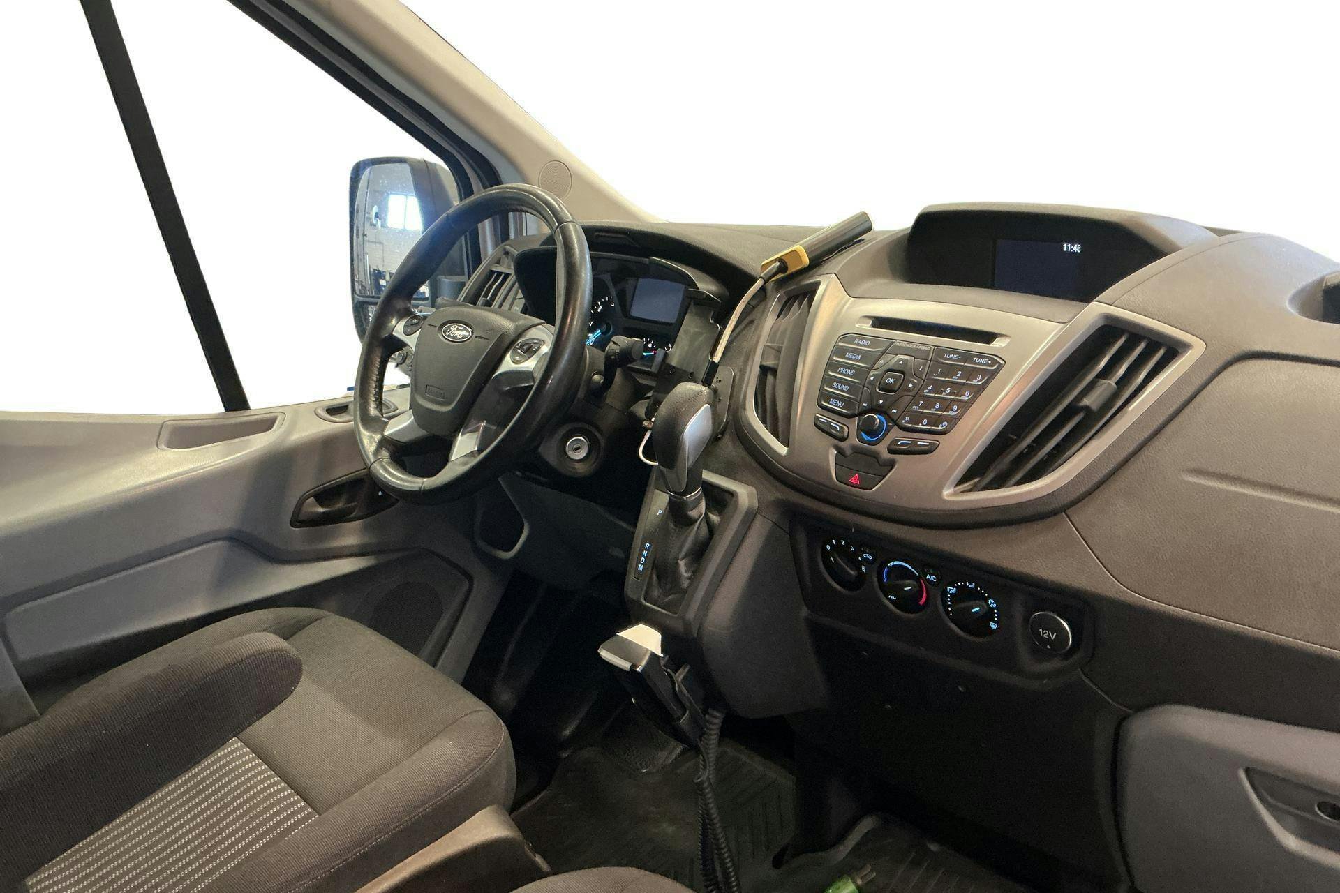 Vehicle Image 6