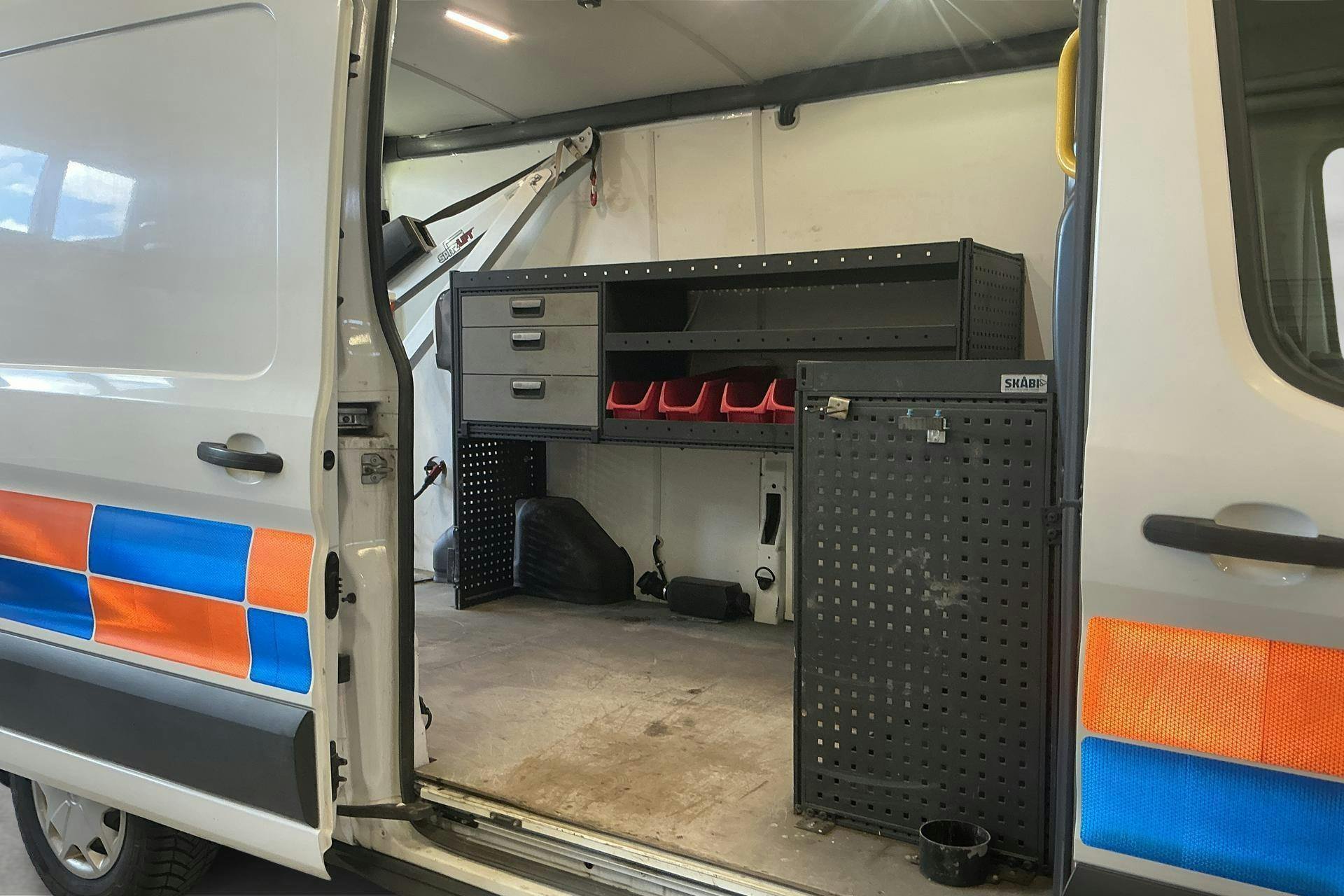 Vehicle Image 8