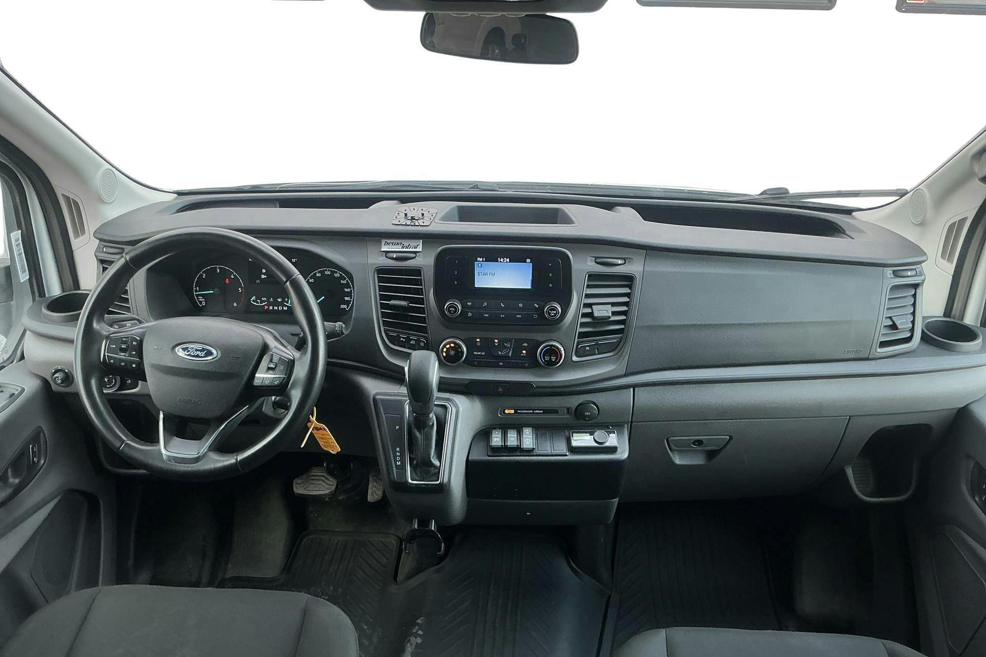 Vehicle Image 6