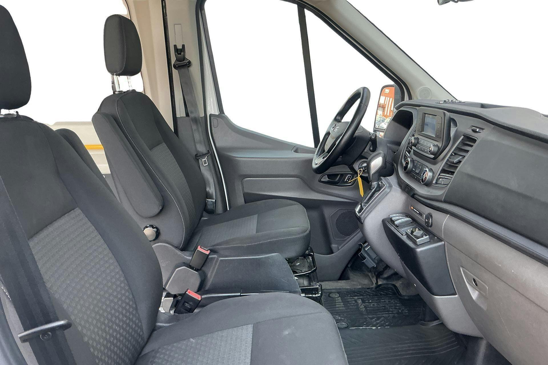Vehicle Image 7