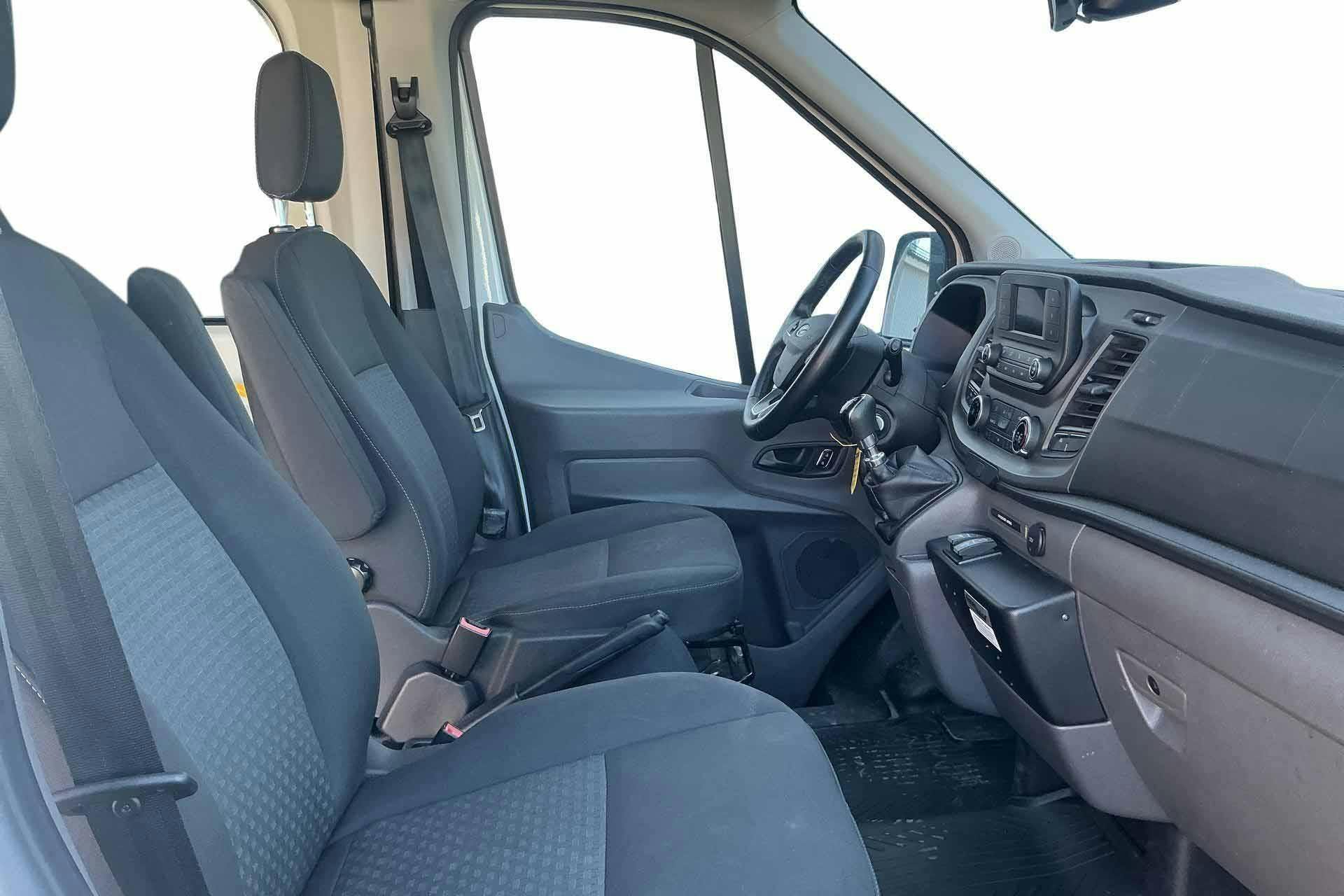 Vehicle Image 7