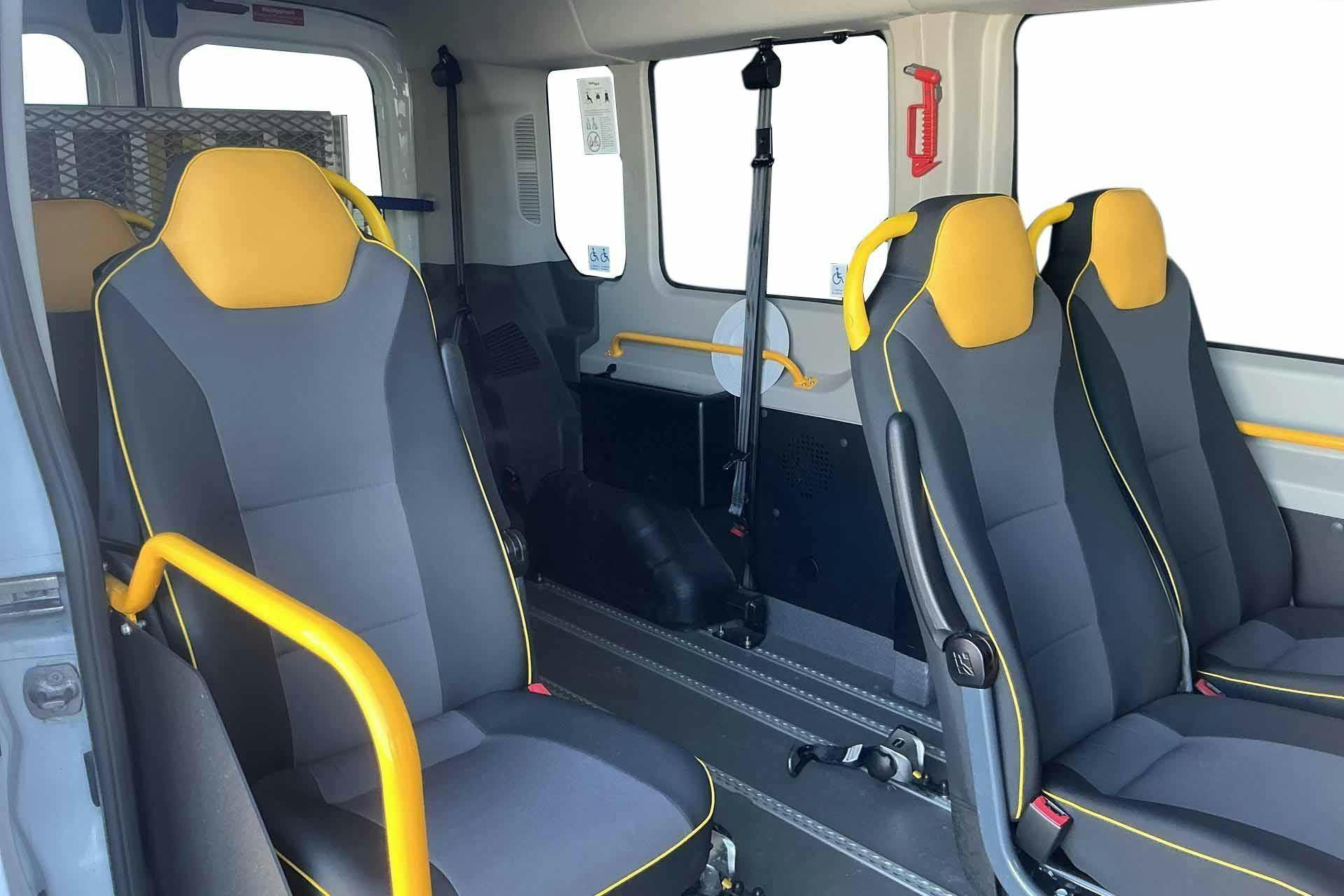 Vehicle Image 8