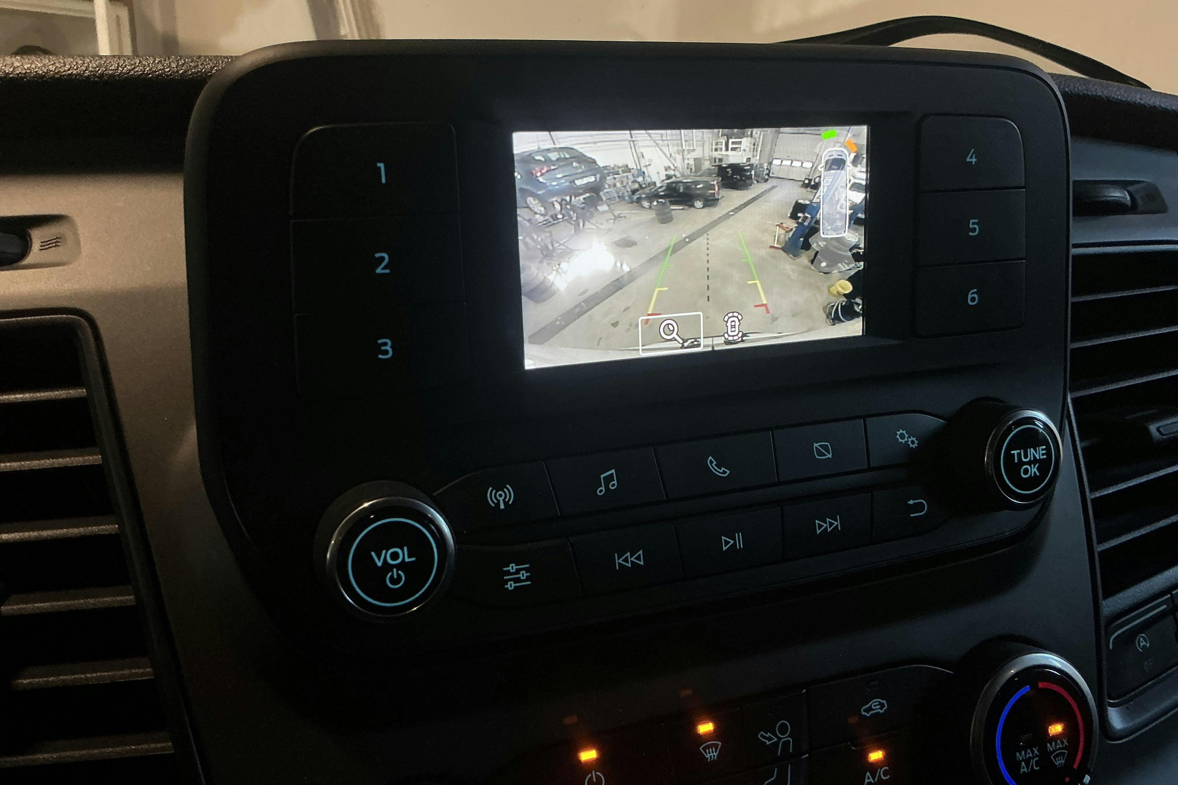 Vehicle Image 13