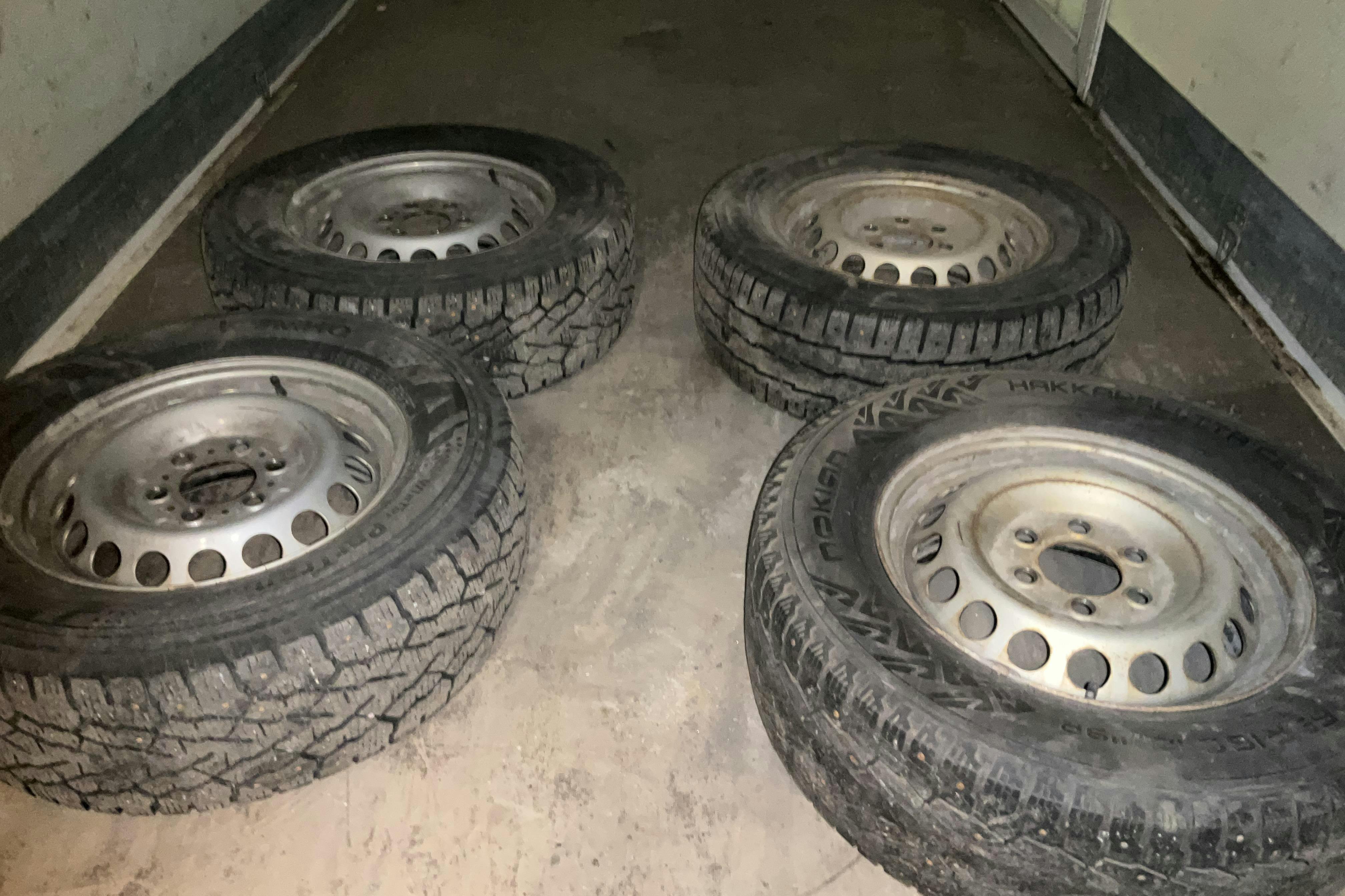 Vehicle Image 16