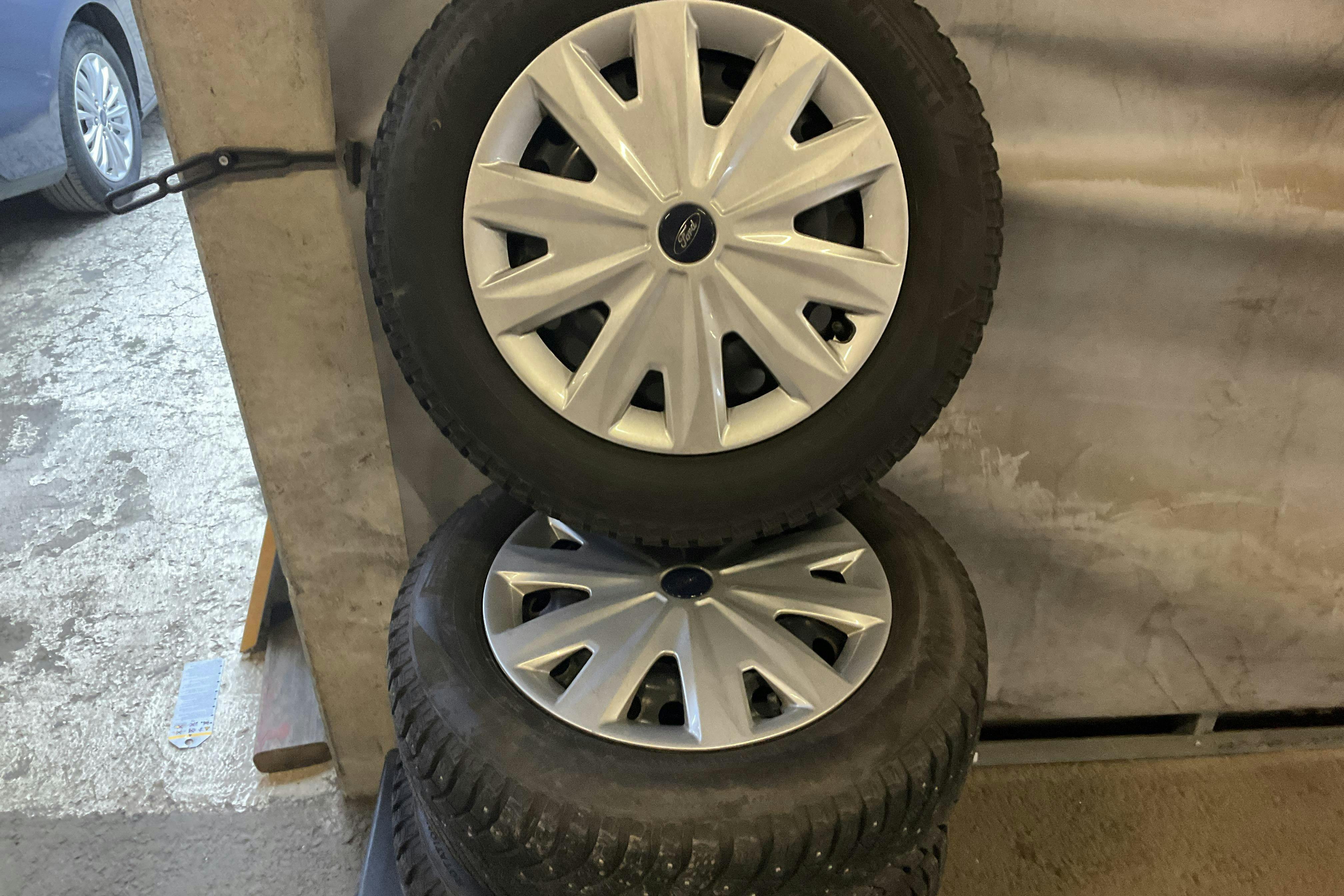 Vehicle Image 16