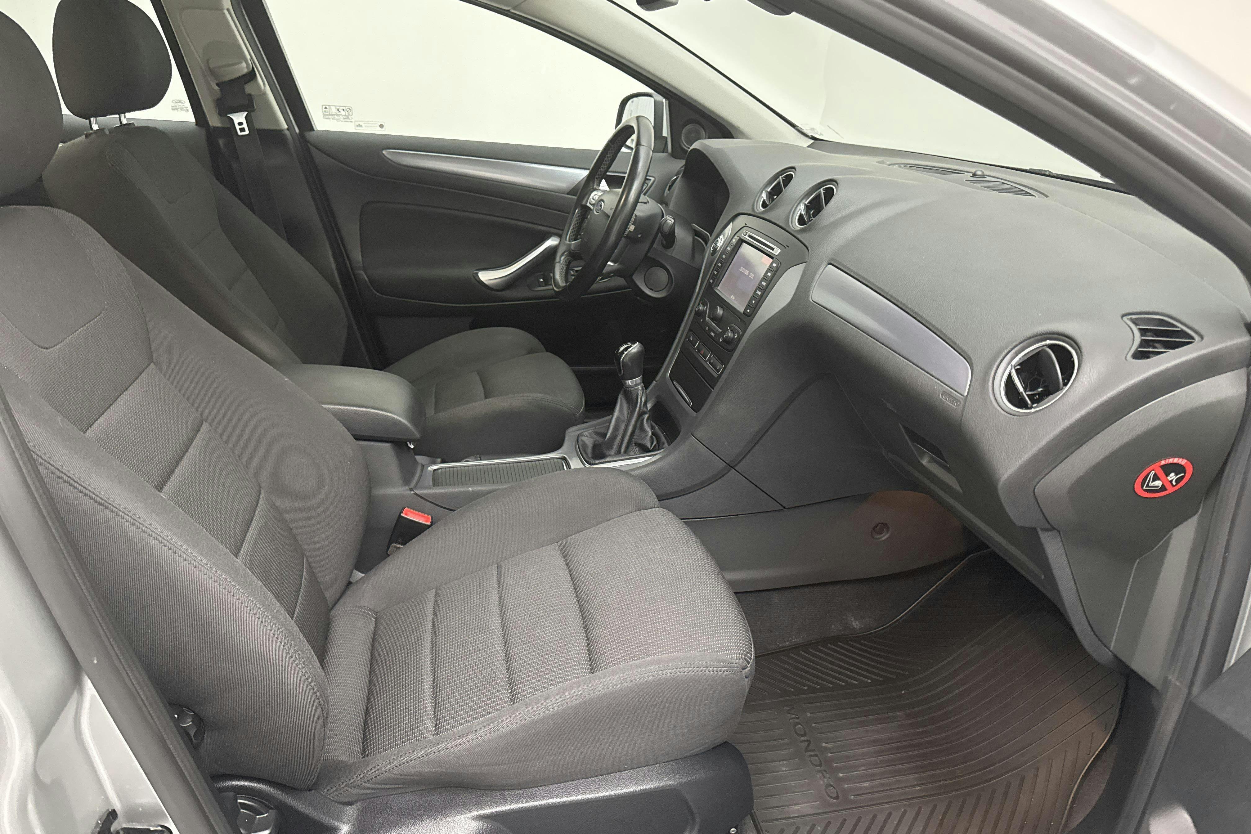 Vehicle Image 8
