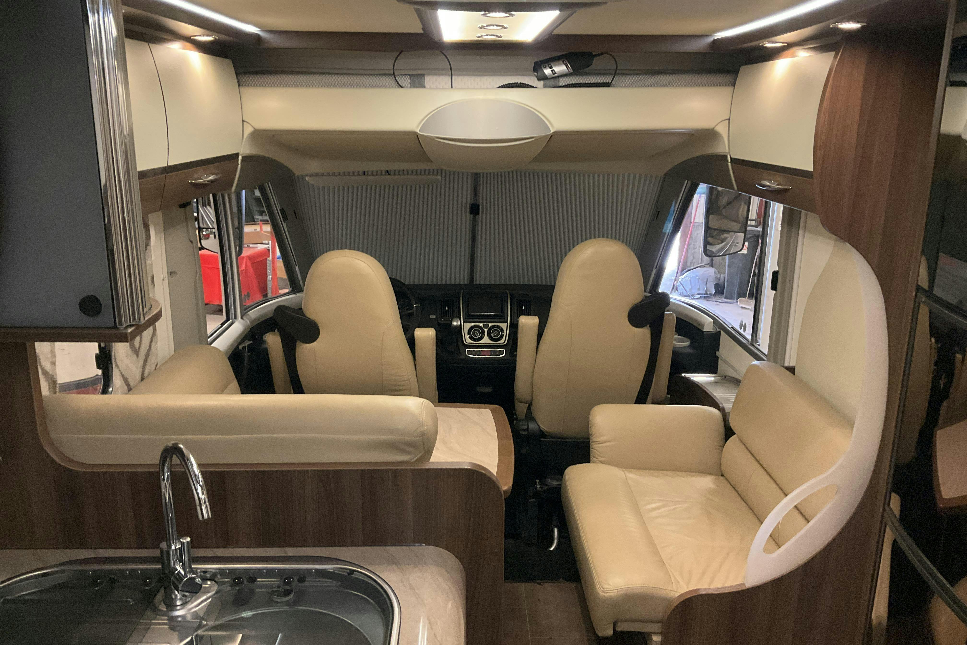Vehicle Image 19