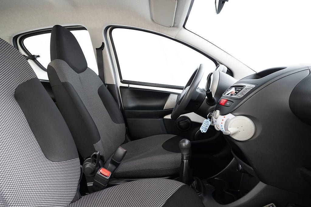 Vehicle Image 14
