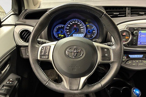 Vehicle Image 13