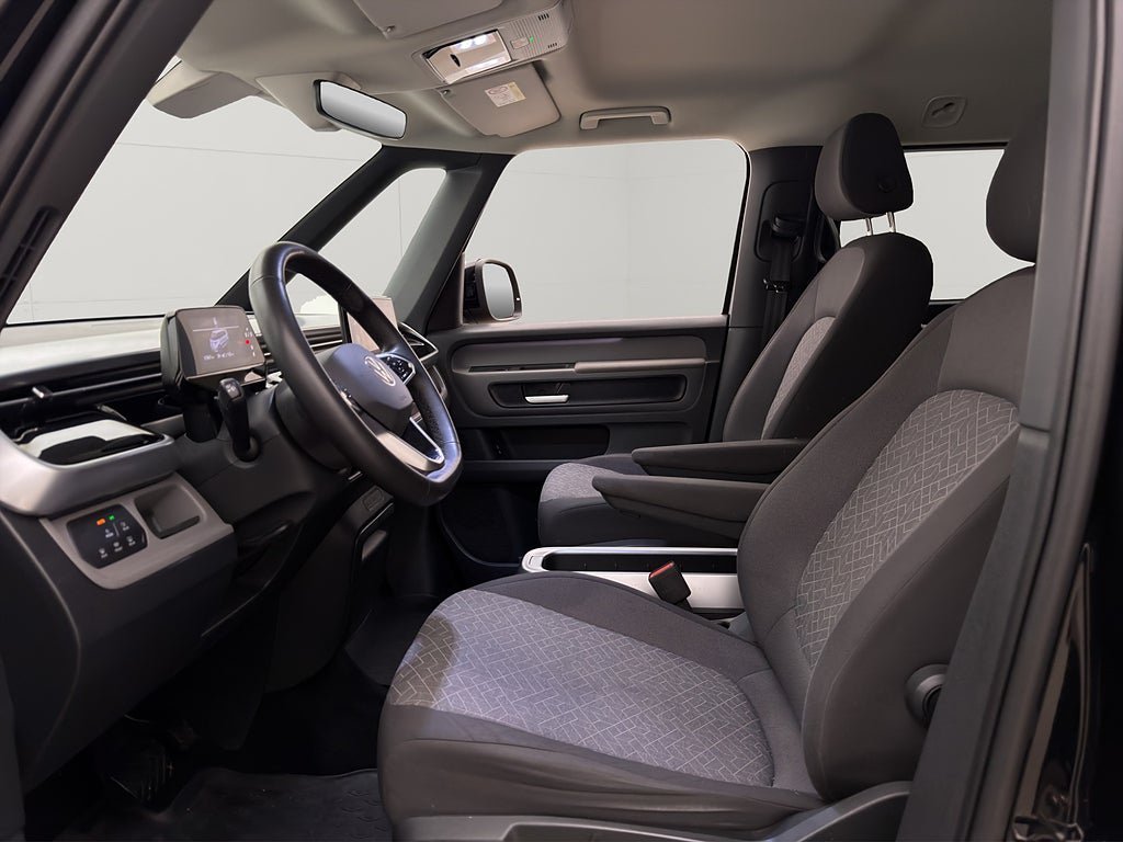 Vehicle Image 16